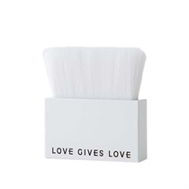 【LOVE GIVES LOVE】vegan brush